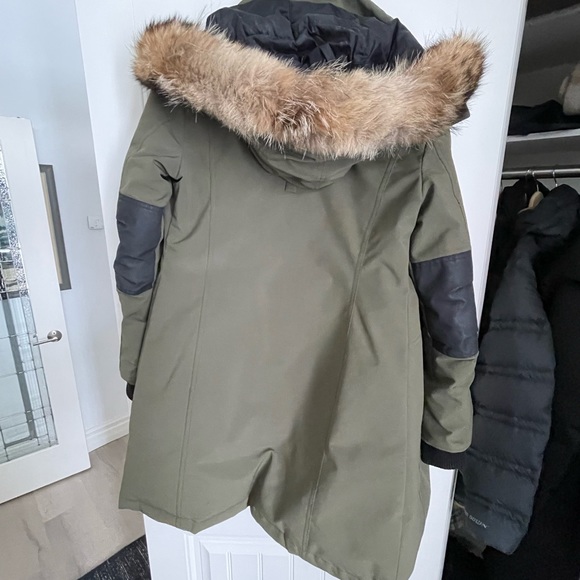 High End CMFR winter coat/parka - Picture 3 of 5
